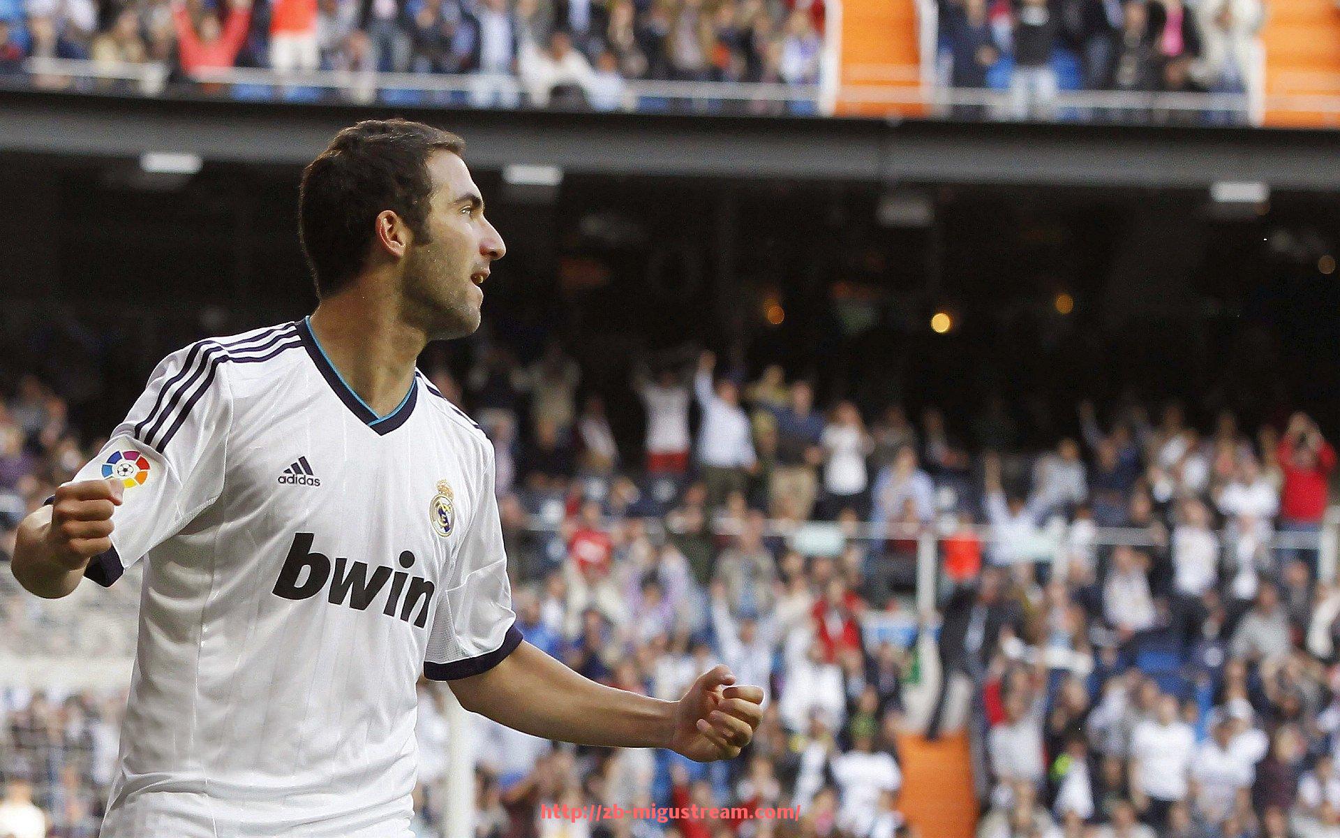 咪咕体育直播-世俱杯退役球员回顾与纪念视频制作案例分析